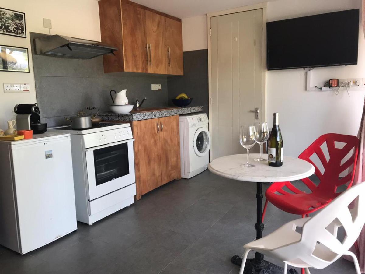 Paphos Sweet N' Boujee Studio Apartment With Varenda מראה חיצוני תמונה